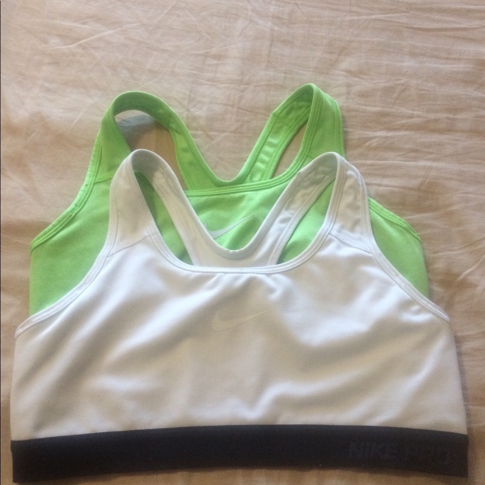Nike Pro sports bra Bundle